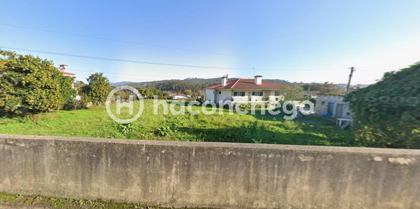 Terreno de construção com 1.710 m2 em Nine, Vila Nova Famalicão
