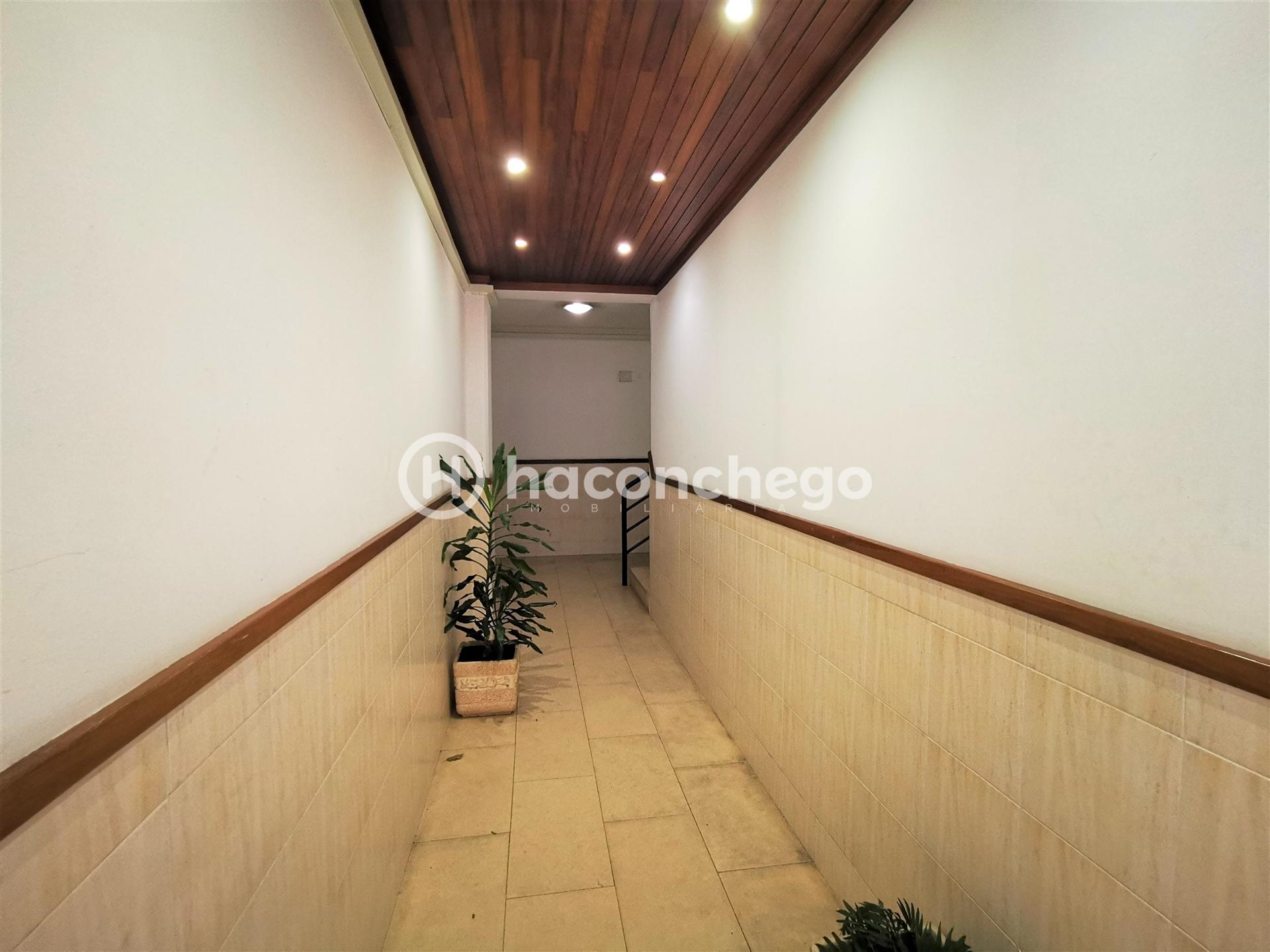 Apartamento T1 para arrendar com garagem Arcozelo Barcelos