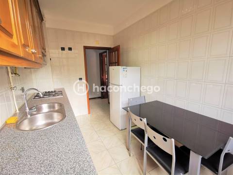 Apartamento T1 para arrendar com garagem Arcozelo Barcelos