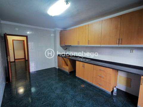 Apartamento T2 para arrendar Arcozelo Barcelos