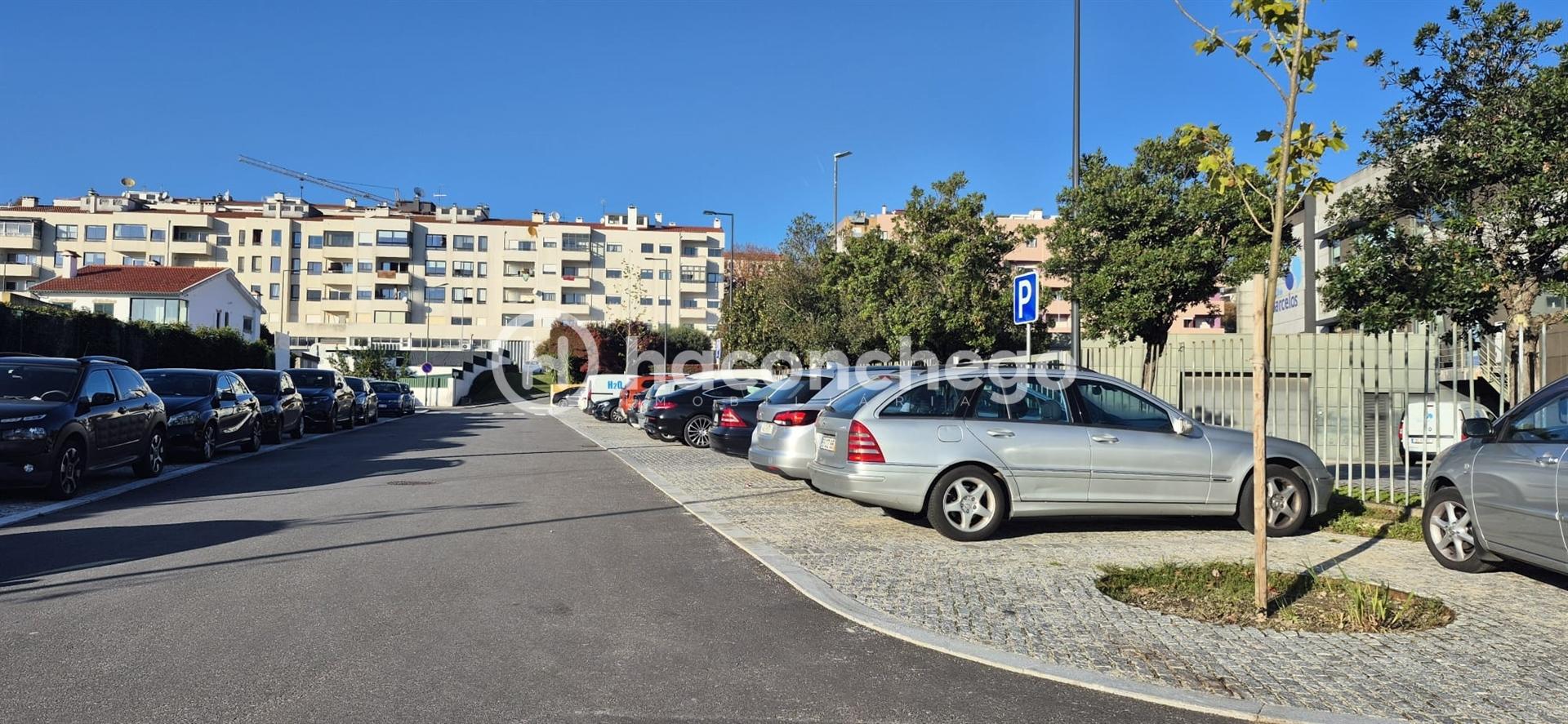 Loja T0 Arrendamento em Barcelos, Vila Boa e Vila Frescainha (São Martinho e São Pedro),Barcelos