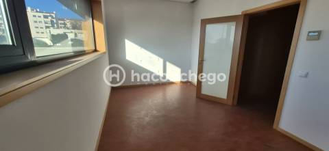 Loja T0 Arrendamento em Barcelos, Vila Boa e Vila Frescainha (São Martinho e São Pedro),Barcelos