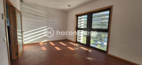 Loja T0 Arrendamento em Barcelos, Vila Boa e Vila Frescainha (São Martinho e São Pedro),Barcelos