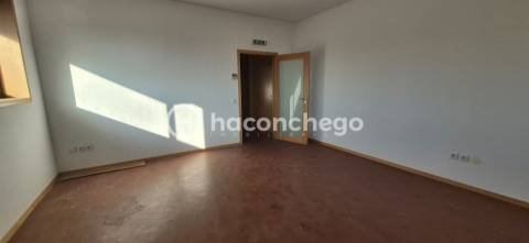 Loja T0 Arrendamento em Barcelos, Vila Boa e Vila Frescainha (São Martinho e São Pedro),Barcelos