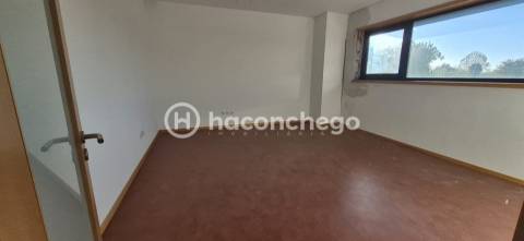 Loja T0 Arrendamento em Barcelos, Vila Boa e Vila Frescainha (São Martinho e São Pedro),Barcelos