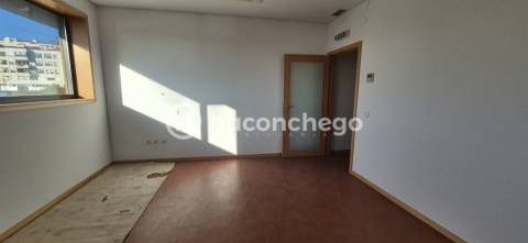 Loja T0 Arrendamento em Barcelos, Vila Boa e Vila Frescainha (São Martinho e São Pedro),Barcelos