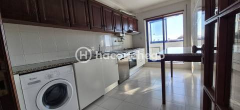 Apartamento T2 Com Garagem em Esposende