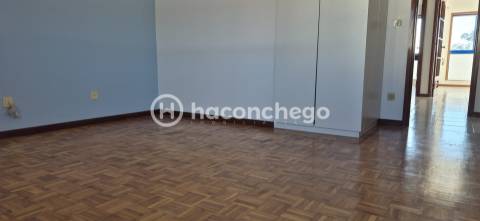 Apartamento T2 Com Garagem em Esposende