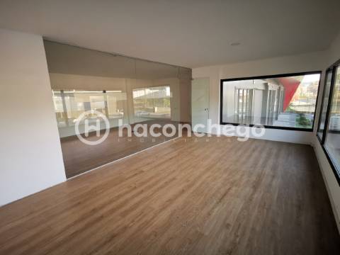 Armazém em Roriz Barcelos para arrendamento