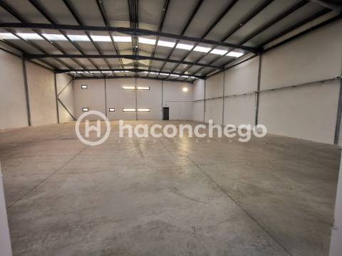 Armazém em Roriz Barcelos para arrendamento