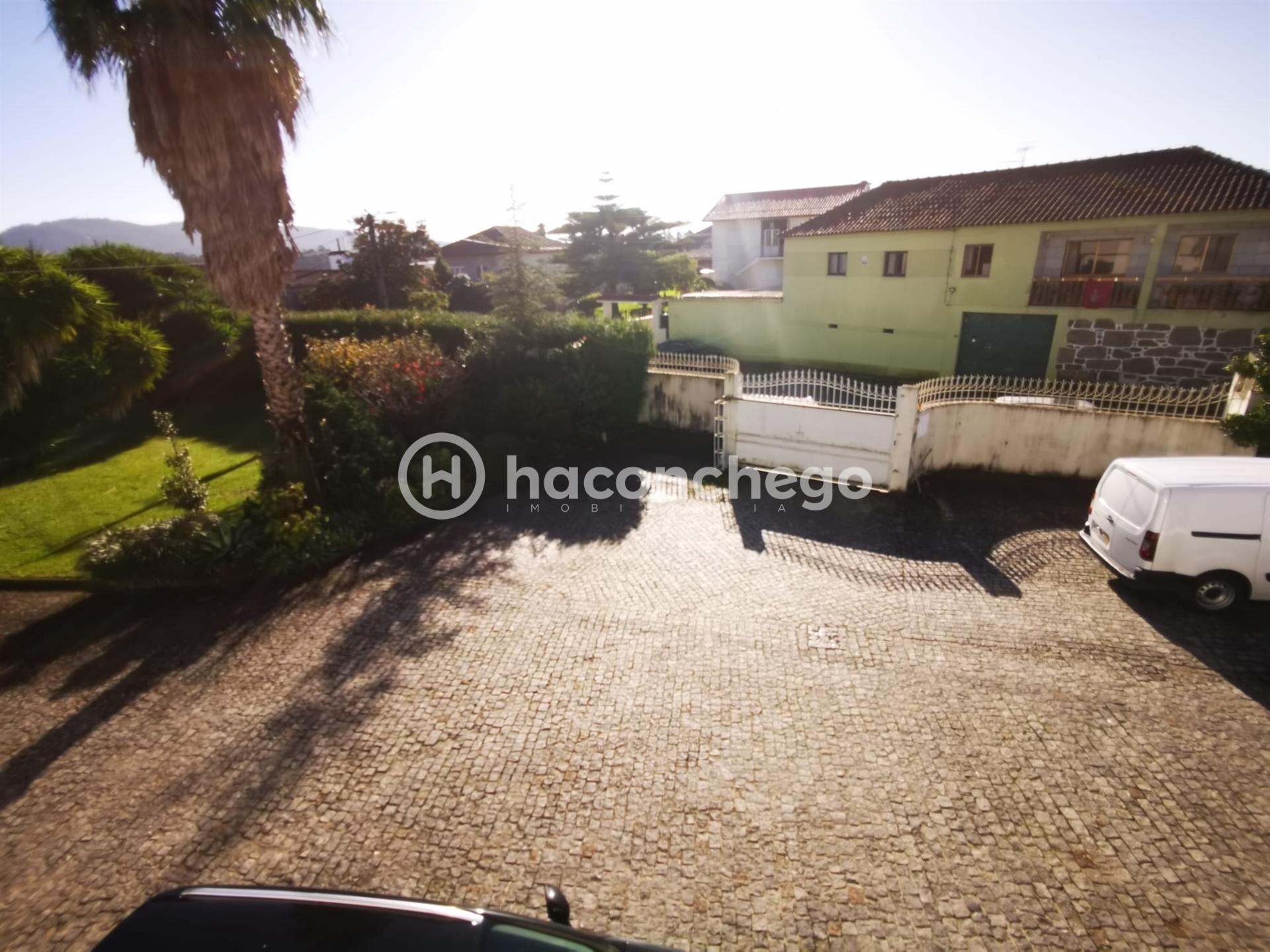 Armazém em Vila Seca Barcelos para arrendar