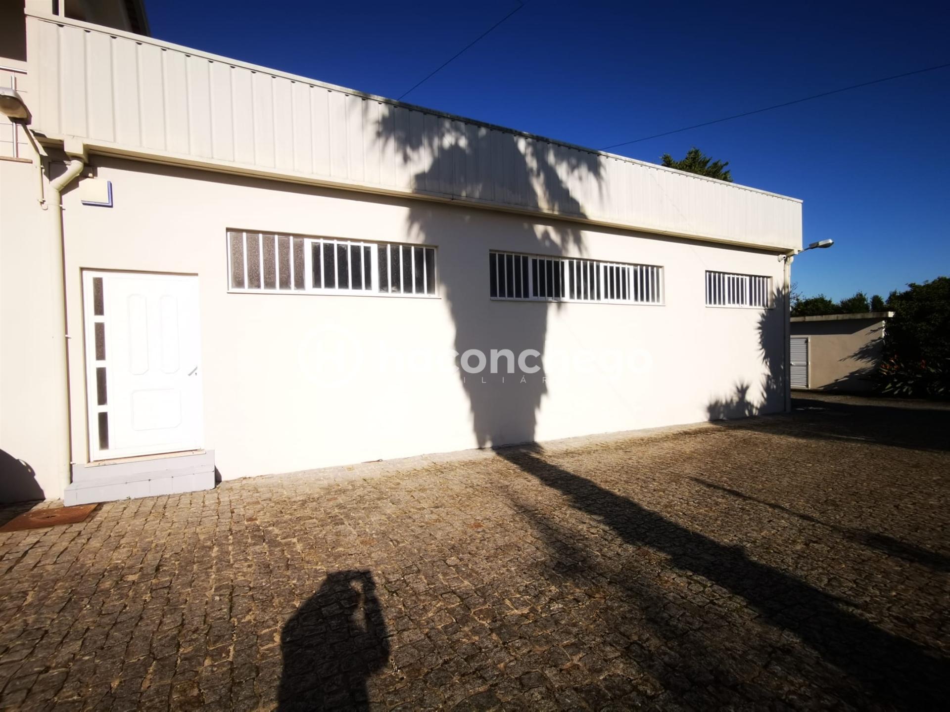 Armazém em Vila Seca Barcelos para arrendar