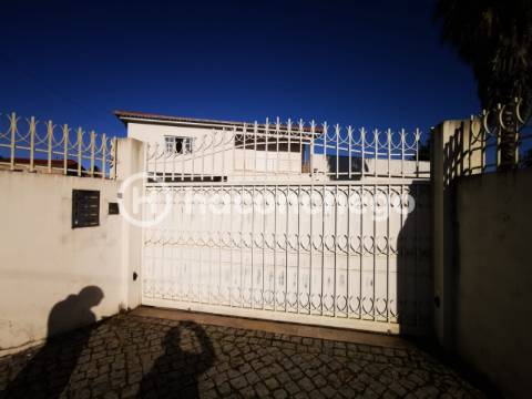 Armazém em Vila Seca Barcelos para arrendar