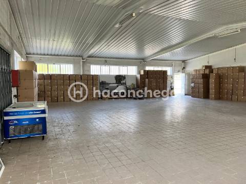 Armazém em Vila Seca Barcelos para arrendar