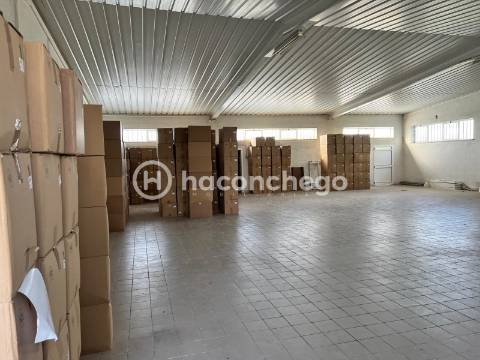 Armazém em Vila Seca Barcelos para arrendar