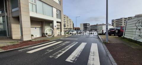 Garagem fechada centro de Barcelos