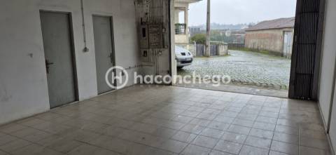 Armazém para Arrendamento – Galegos São Martinho