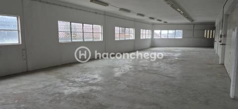 Armazém para Arrendamento – Galegos São Martinho