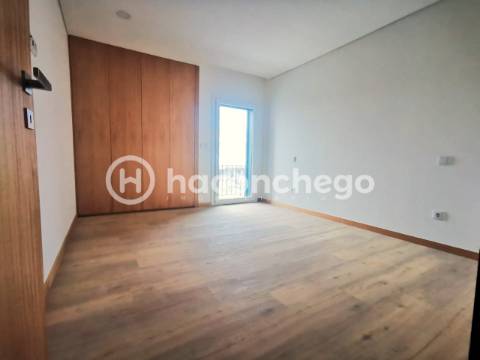 Apartamento T3 com garagem em Arcozelo, Barcelos