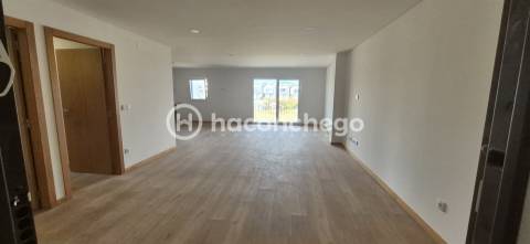 Apartamento T3 com garagem em Arcozelo, Barcelos