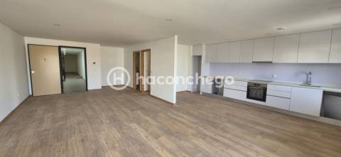 Apartamento T3 com garagem em Arcozelo, Barcelos