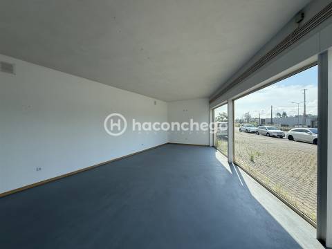 Armazém  Arrendamento em Perelhal,Barcelos