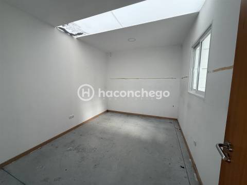 Armazém  Arrendamento em Perelhal,Barcelos