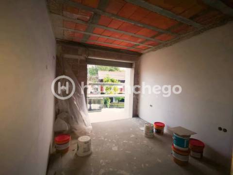 Apartamento T2 com garagem e equipado Galegos Barcelos