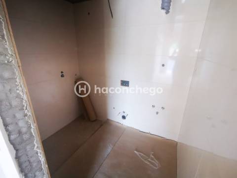 Apartamento T2 com logradouro e garagem Galegos Santa Maria Barcelos
