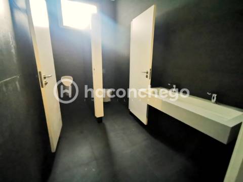 Armazém para arrendar em Lijó Barcelos