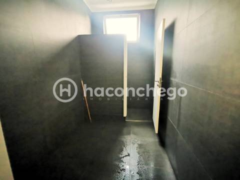 Armazém para arrendar em Lijó Barcelos