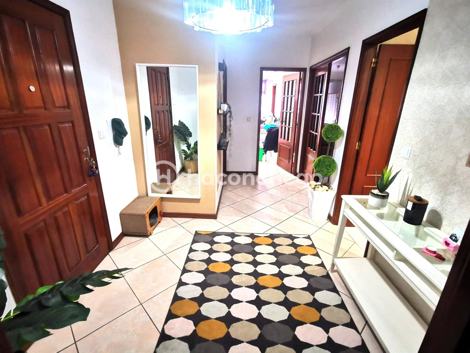 Apartamento T3 com garagem São Vitor no centro de Braga perto do Braga Parque