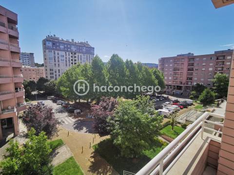 Apartamento T3 com garagem São Vitor no centro de Braga perto do Braga Parque