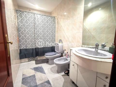 Apartamento T3 com garagem São Vitor no centro de Braga perto do Braga Parque