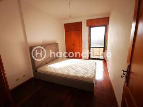 Apartamento T1 para arrendar com garagem em Arcozelo Barcelos
