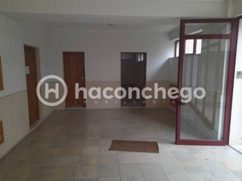 Escritório junto à Escola Secundária de Barcelos