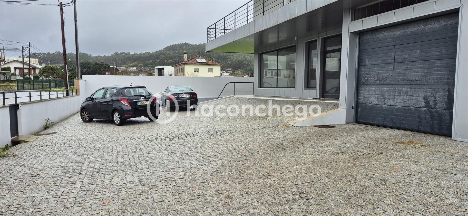 Armazém em Abade de Neiva