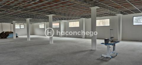 Armazém em Abade de Neiva