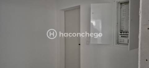 Armazém em Abade de Neiva