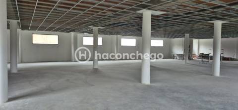 Armazém em Abade de Neiva