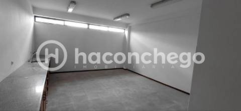 Armazém  Arrendamento em Pousa,Barcelos