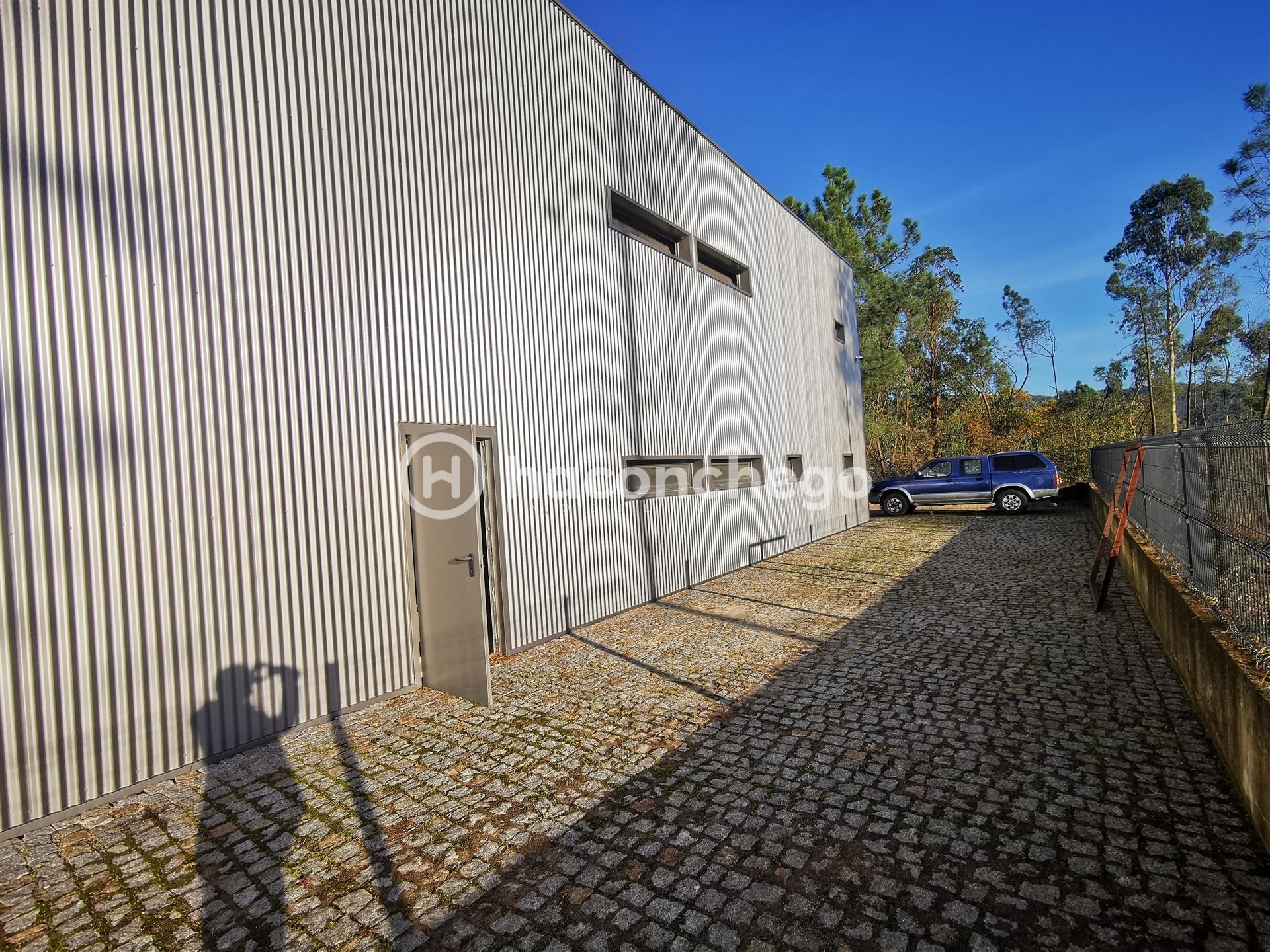 Armazém em Roriz Barcelos para arrendamento