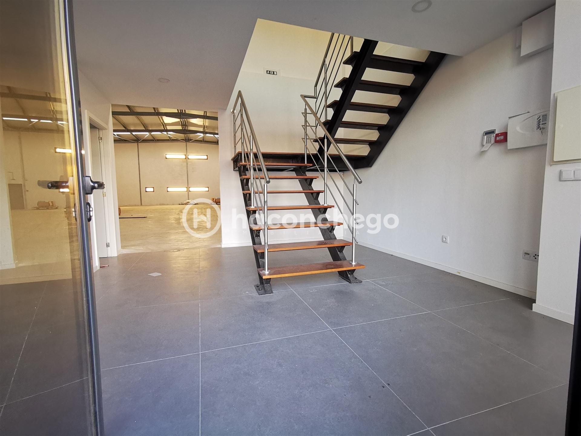 Armazém em Roriz Barcelos para arrendamento