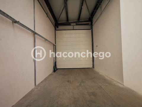 Armazém em Roriz Barcelos para arrendamento