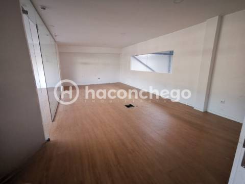 Armazém em Roriz Barcelos para arrendamento