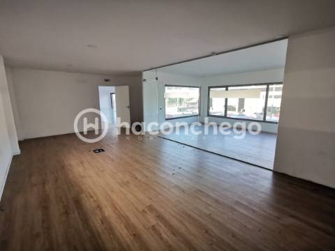 Armazém em Roriz Barcelos para arrendamento