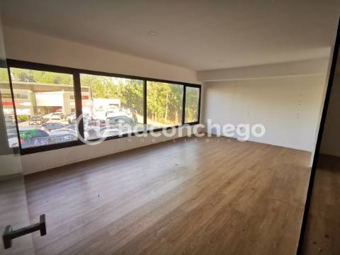 Armazém em Roriz Barcelos para arrendamento