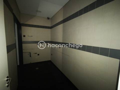 Espaço de escritórios/salas para arrendar em Lijó Barcelos