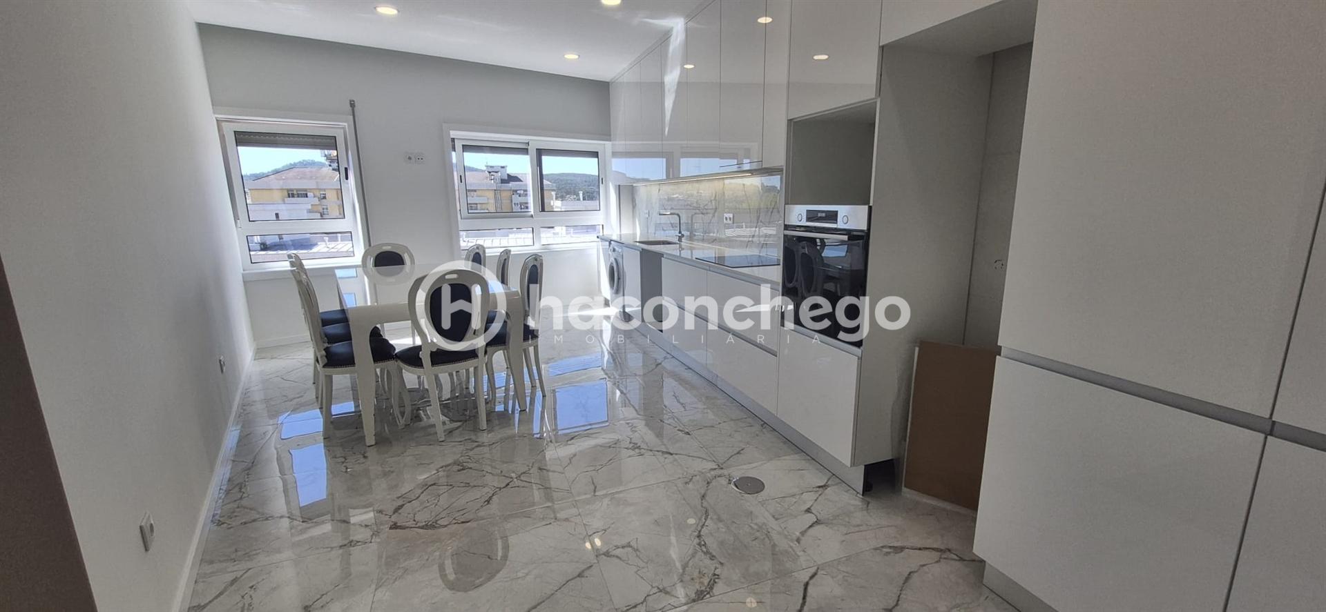 Apartamento T1+1 moderno, renovado e totalmente equipado no centro de Barcelos