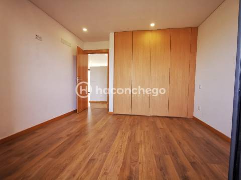 Apartamento T2 em São Verissimo com lugar de estacionamento privado